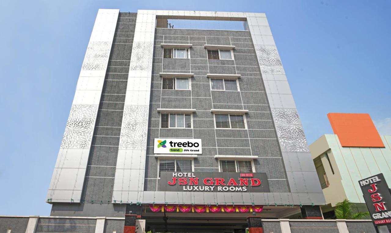 Treebo Trend Jsn Grand Hotel วิเจยาวารา ภายนอก รูปภาพ