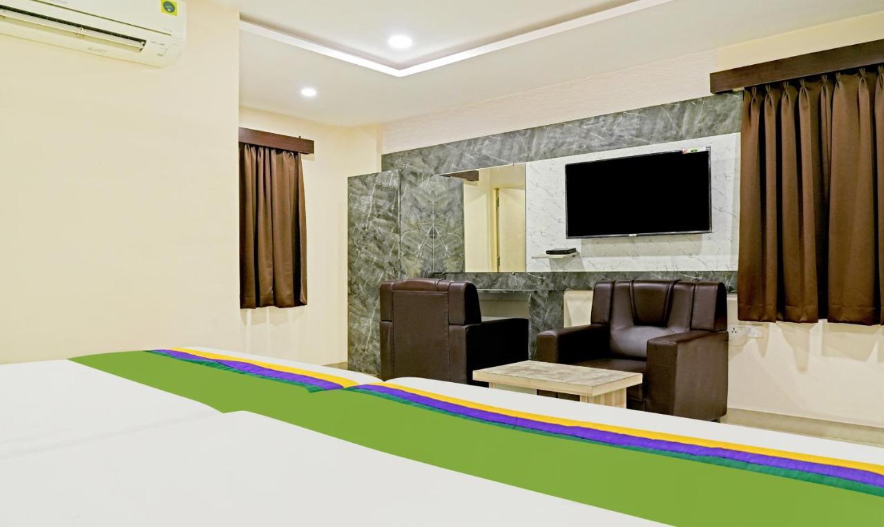 Treebo Trend Jsn Grand Hotel วิเจยาวารา ภายนอก รูปภาพ