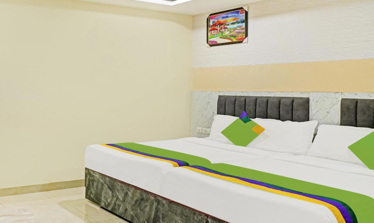 Treebo Trend Jsn Grand Hotel วิเจยาวารา ภายนอก รูปภาพ